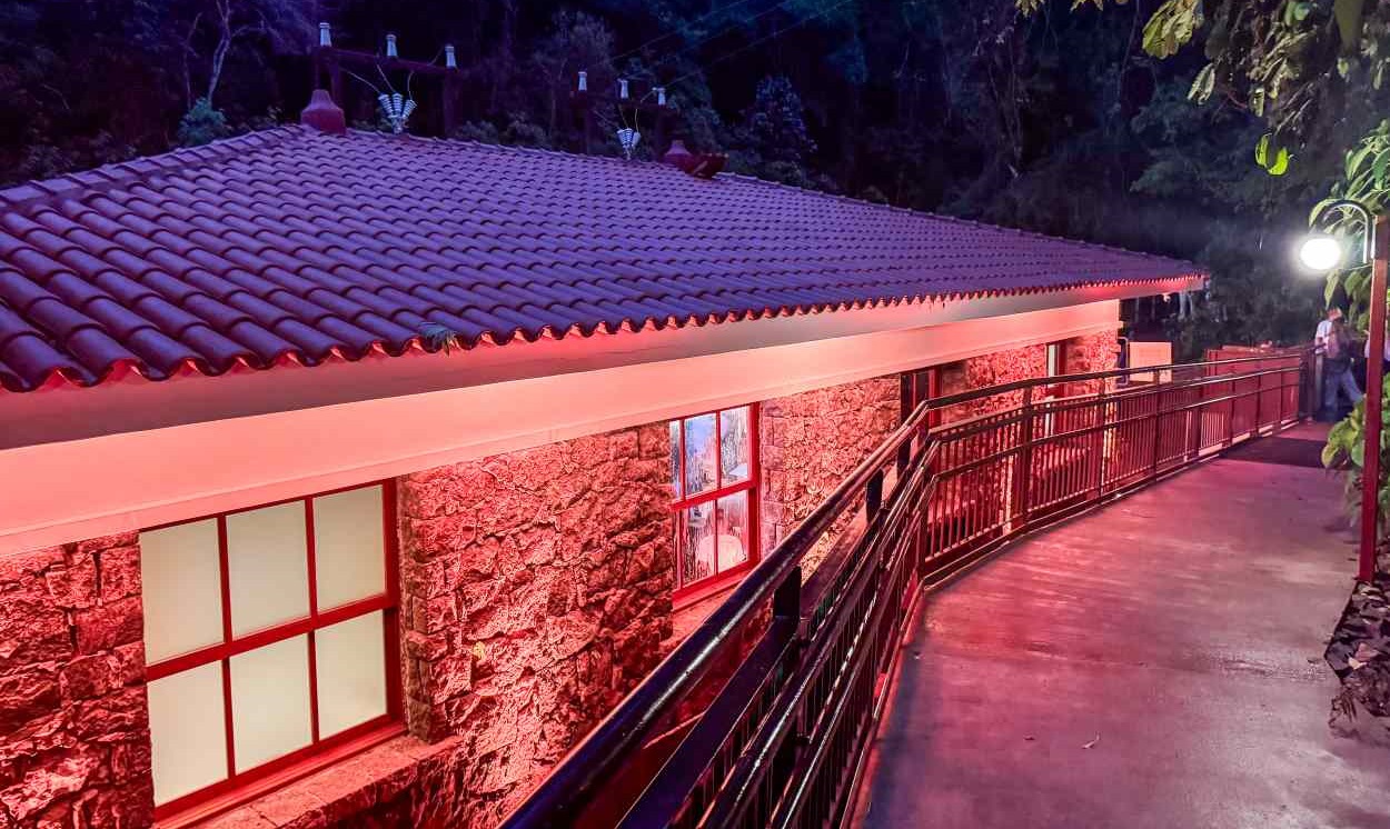 Espaço Usina: café com burburinho de cachoeira