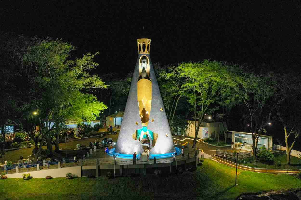 Nossa Senhora Aparecida: santuário em Itaipulândia é destino de devotos