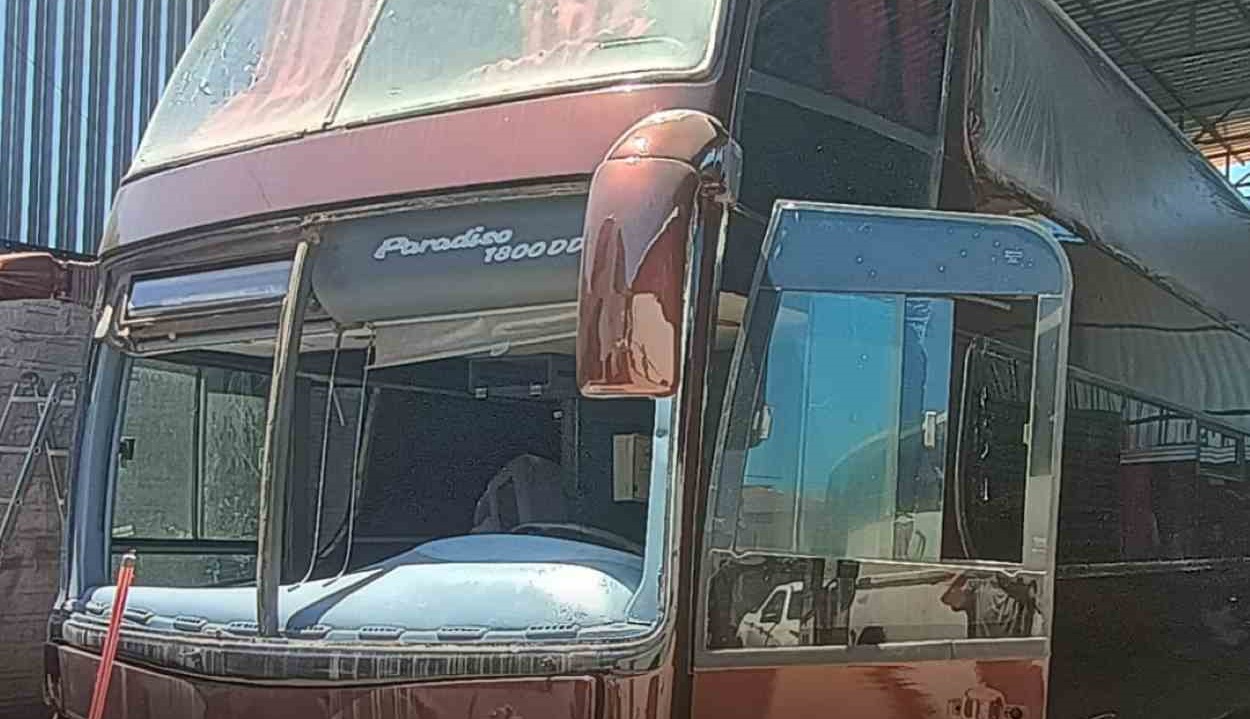 Ônibus com chassi adulterado e motor argentino é apreendido em Foz