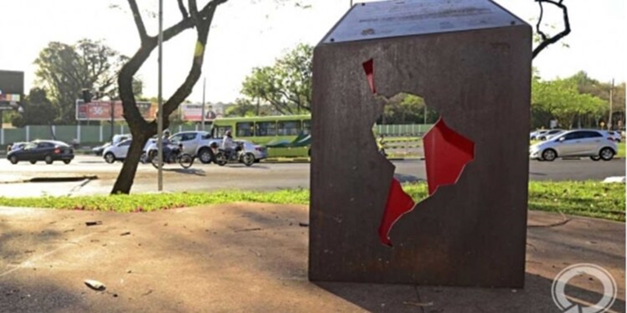 Qual será o destino do Monumento à Democracia de Foz?