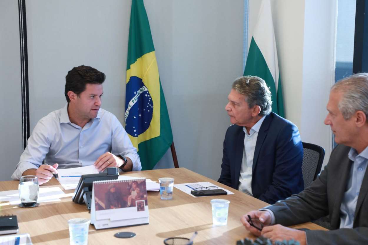 Silva e Luna anuncia recursos estaduais para asfalto em Foz do Iguaçu