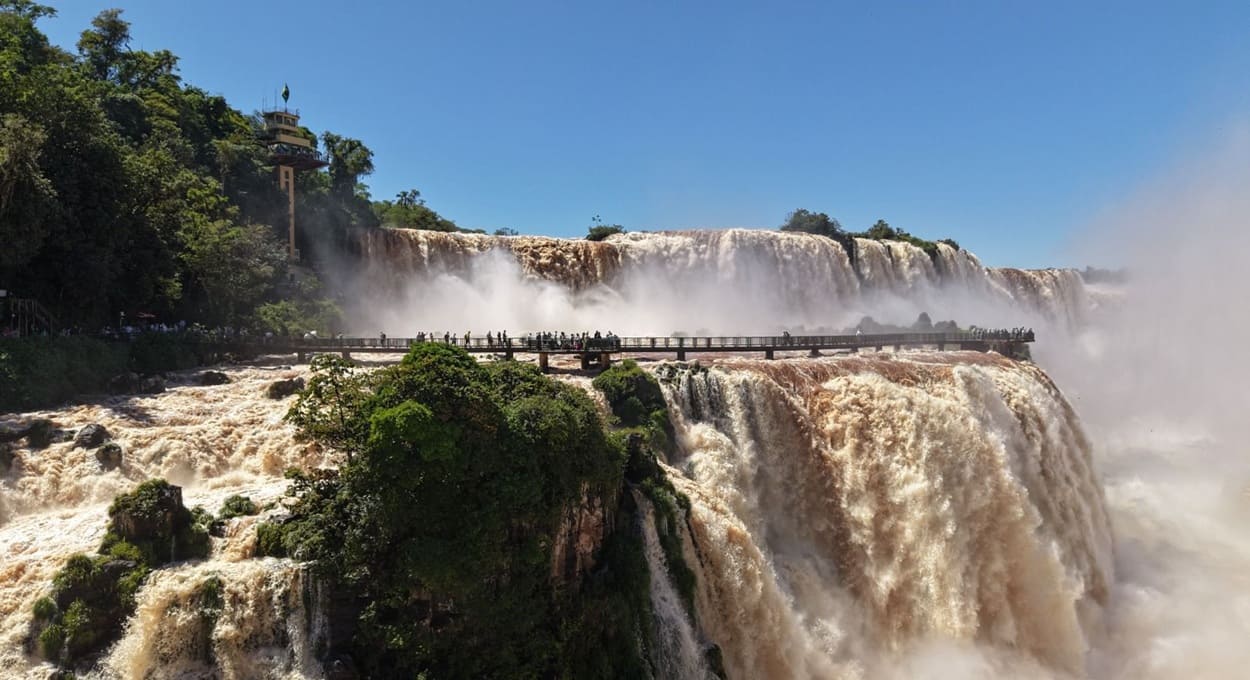 Saiba o número de visitantes nos atrativos de Foz do Iguaçu em outubro