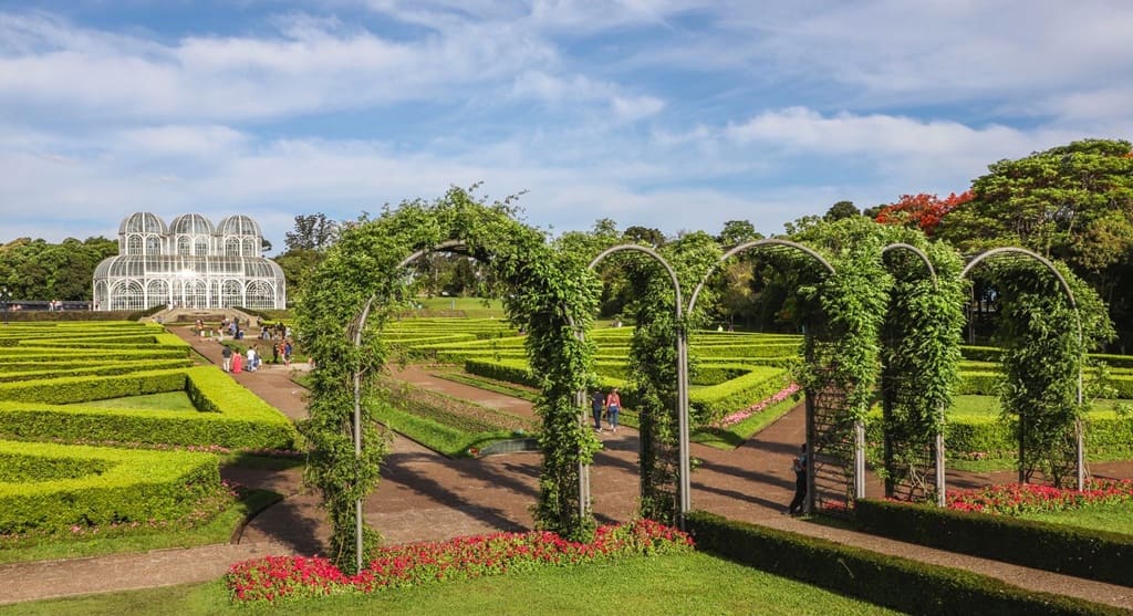 Programa obrigatório, o Jardim Botânico é um dos principais cartões-postais de Curitiba.