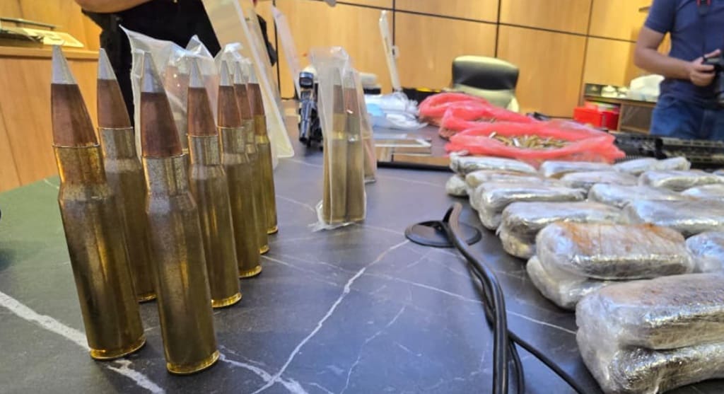 Munições de grosso calibre enviadas do Paraguai para o Brasil.