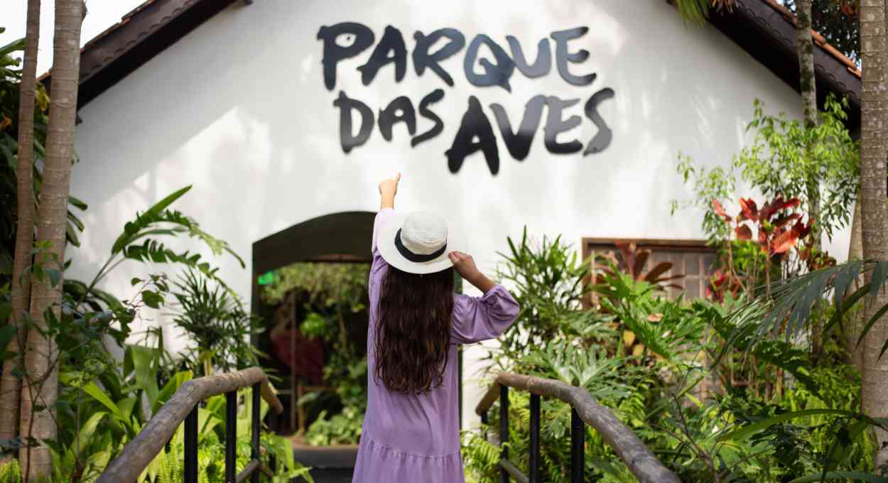 Conheça mais sobre a jacutinga em ação especial do Parque das Aves