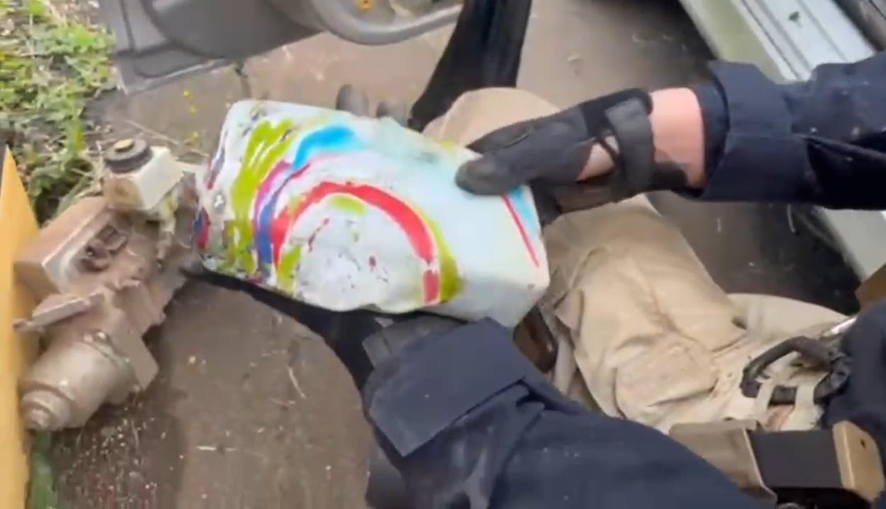 Grávida de 8 meses é flagrada com 8 quilos de crack na BR-277