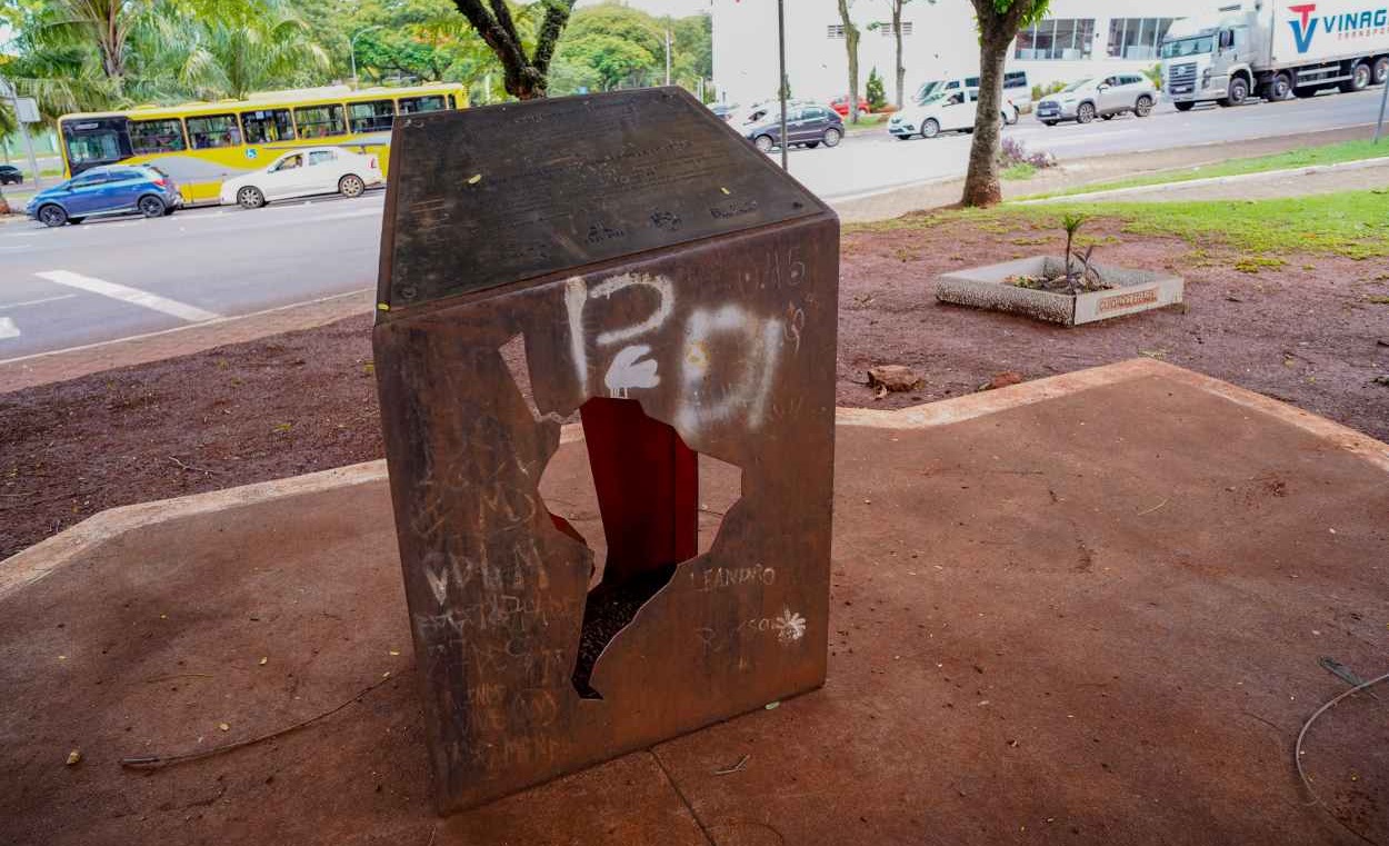 Monumento à democracia de Foz: prefeitura responde a pedido da Justiça