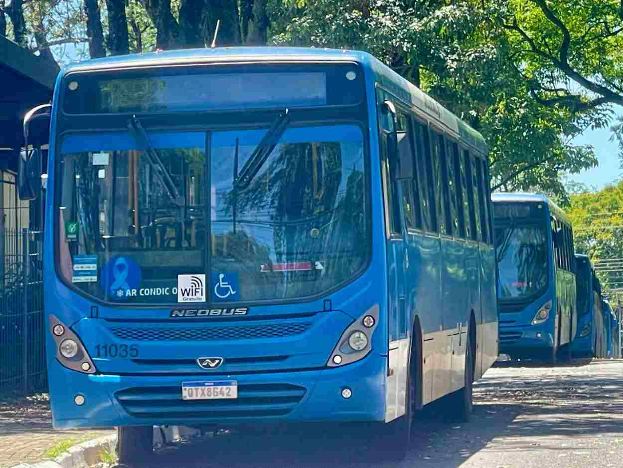Ônibus de Foz rodam com mensagem de prevenção ao câncer entre homens