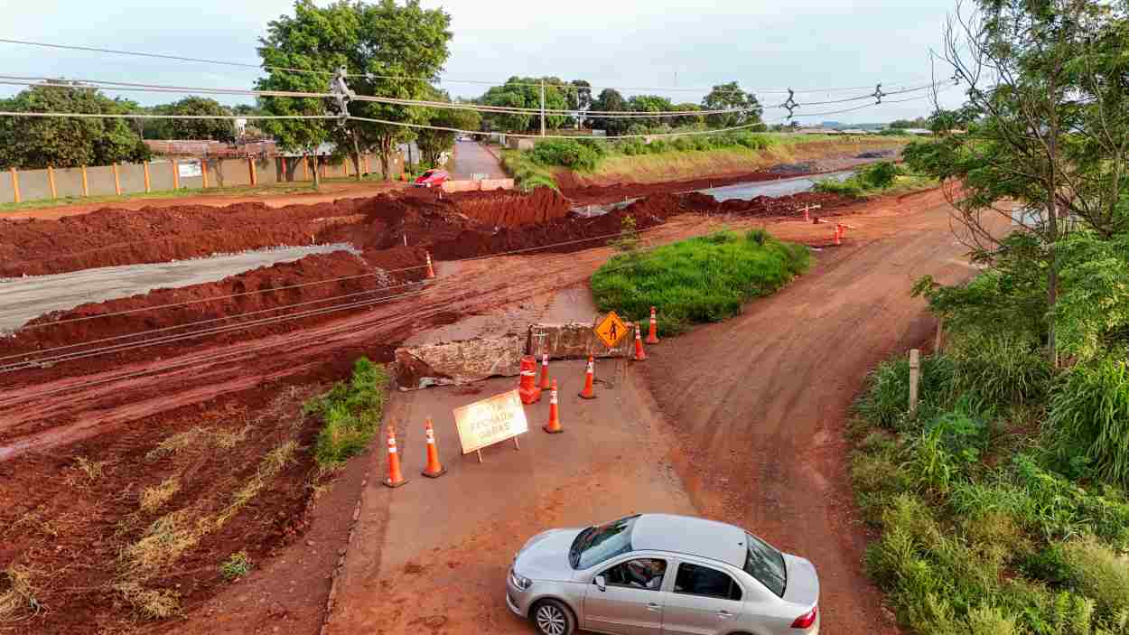 Rua Francisco Fogaça é fechada para obras da Perimetral Leste