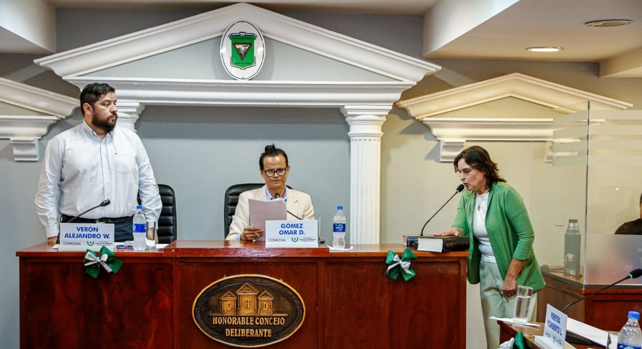 Vereadores eleitos em junho tomam posse em Puerto Iguazú