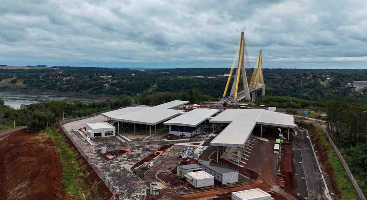 Ponte da Integração: DER/PR entrega aduana brasileira para o DNIT