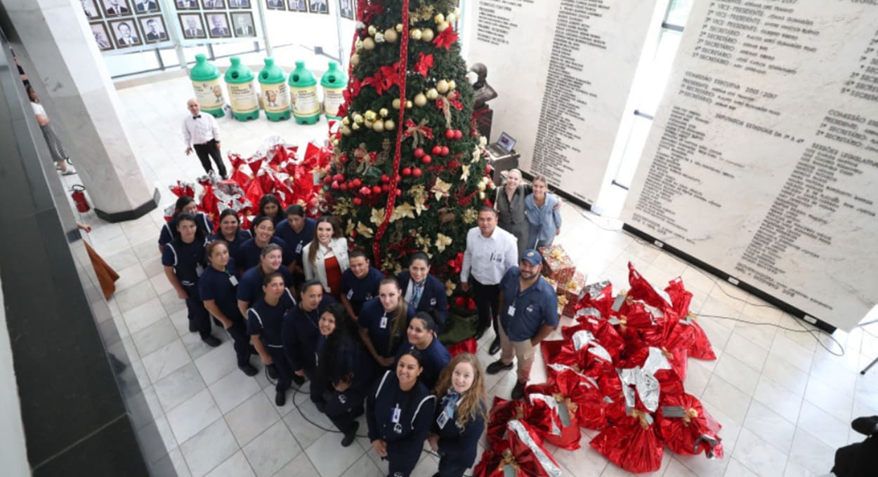 Ação da Assembleia Legislativa alegra Natal de filhos dos terceirizados