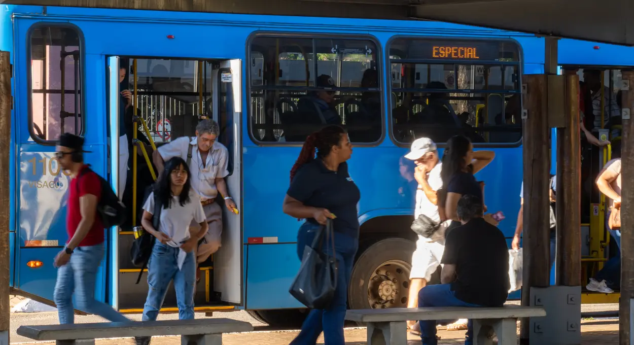 Censo: apenas 16% dos iguaçuenses vão de ônibus ao trabalho