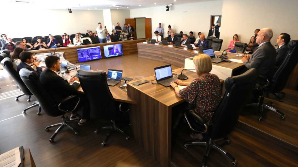 Assembleia debate reestruturação de carreiras do Detran/PR