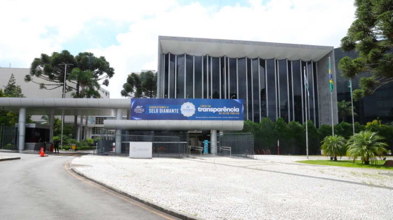 Defesa do consumidor, homenagens e programação de Natal na pauta da Assembleia