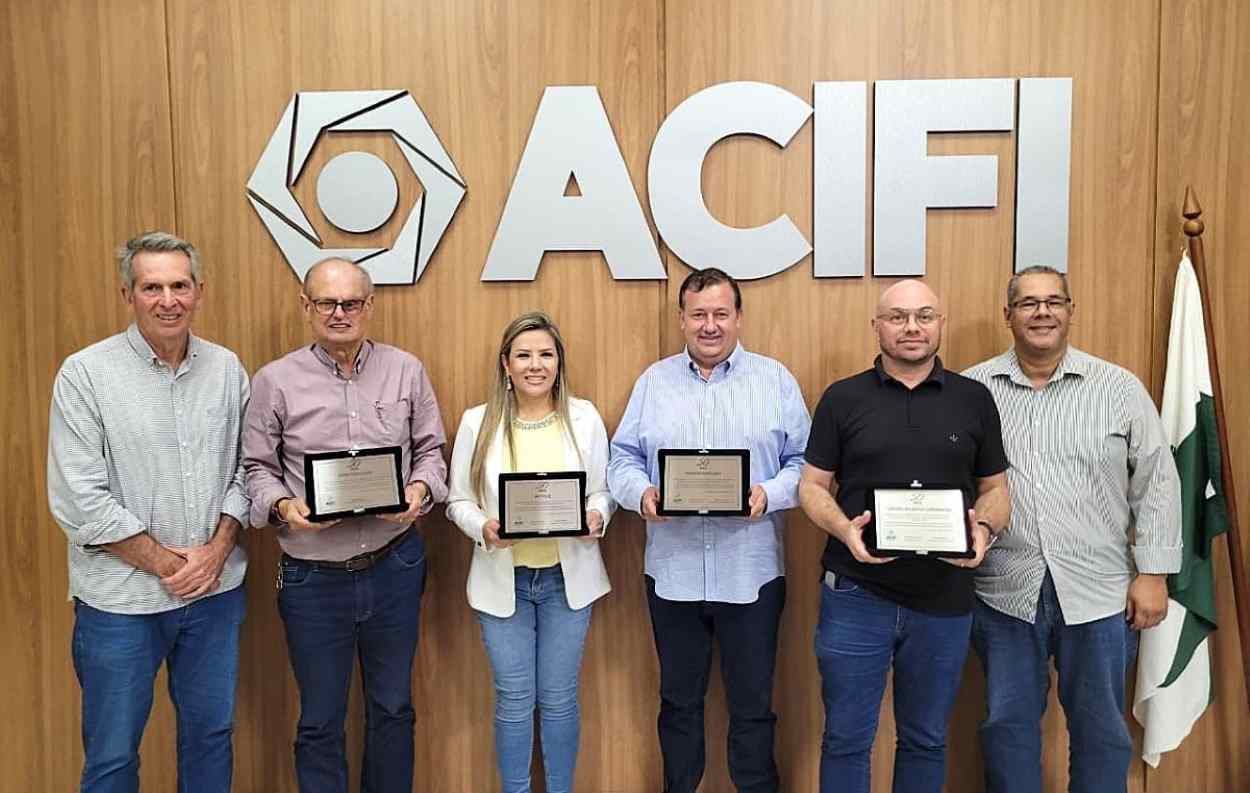 50 anos de história e legado: quatro empresas de Foz são homenageadas pela ACIFI