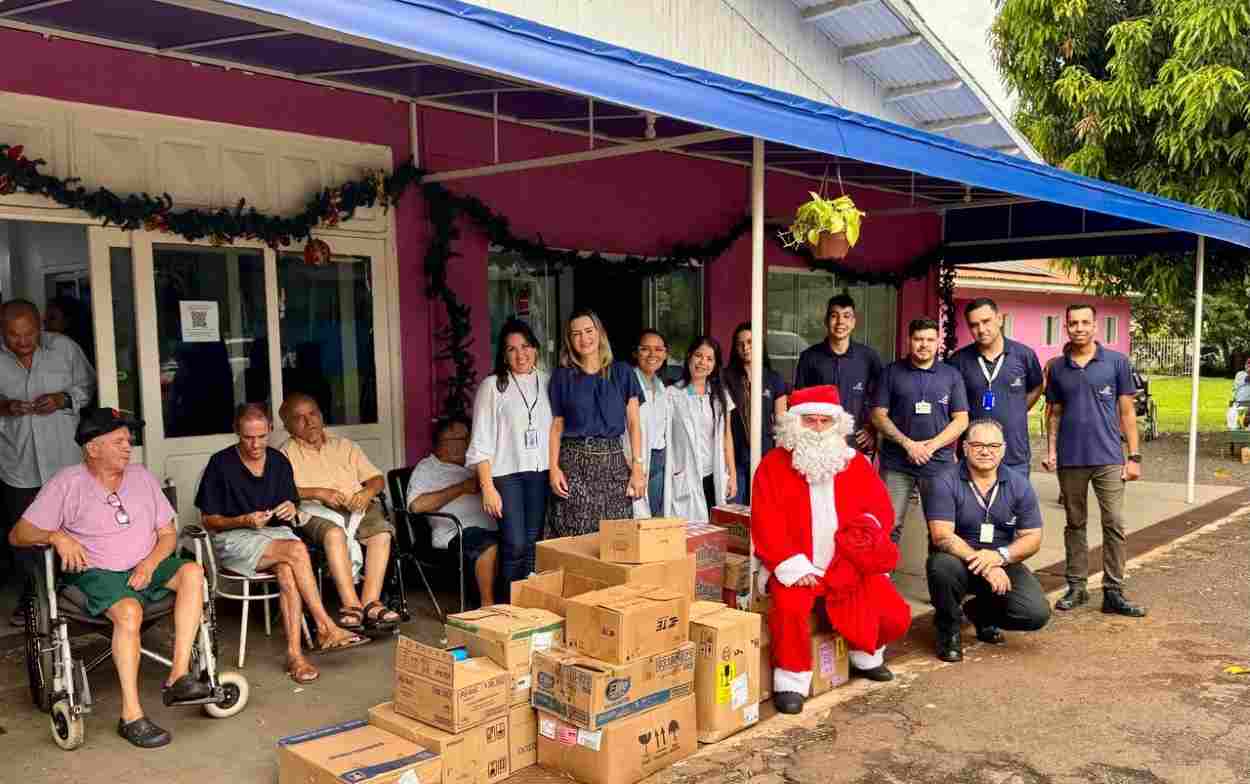 Natal Solidário leva 1,3 tonelada de alimentos a instituições de Foz
