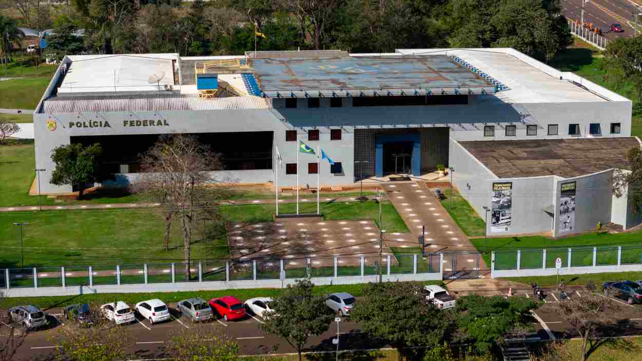 PF mira grupo acusado de operar contrabando de cigarro eletrônico