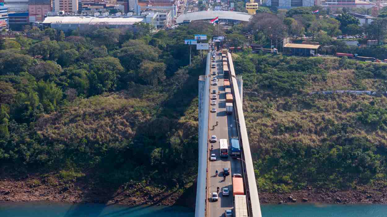 Ponte da Amizade deve reduzir 300 caminhões com nova ligação ao Paraguai