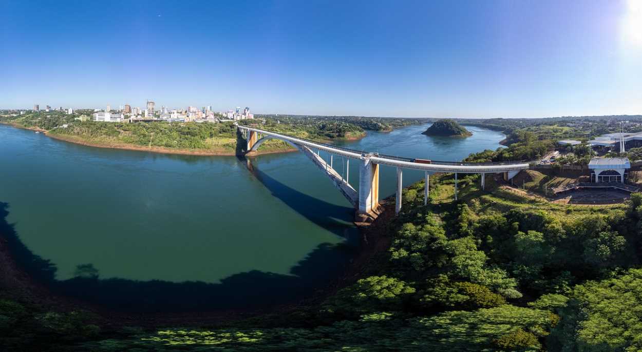 Integração Brasil–Paraguai: pós gratuita abre 40 vagas em Foz do Iguaçu