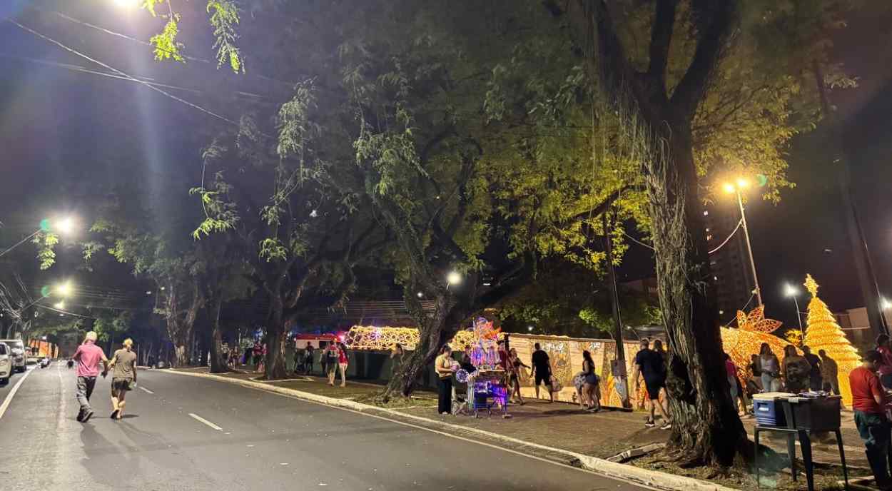 Prefeitura abre Natal com problemas na iluminação e decoração sem terminar