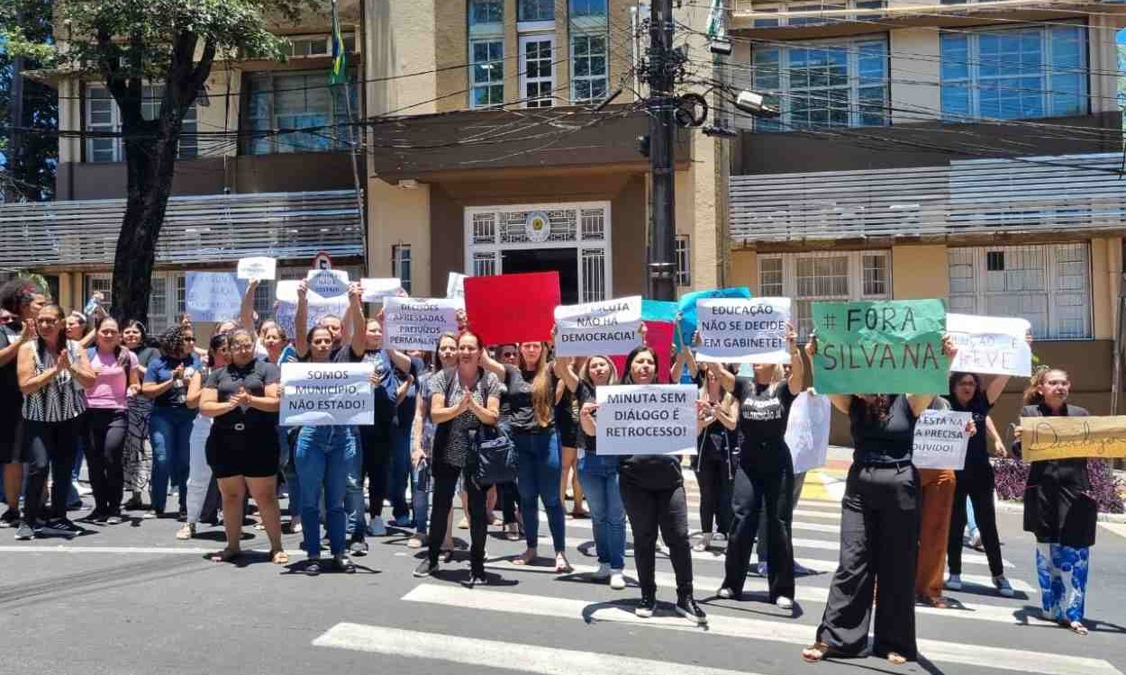 Secretaria de Educação não cede, e professores de Foz podem entrar em greve
