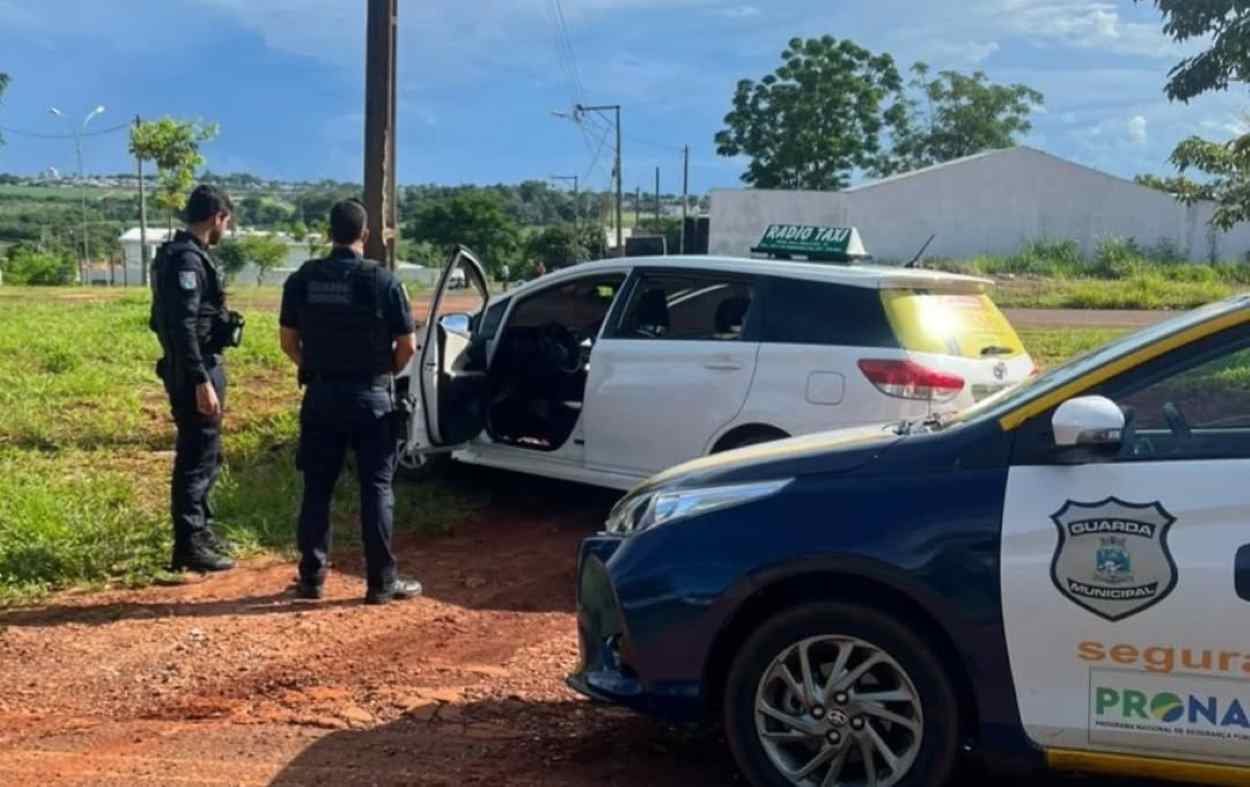 Ação rápida recupera táxi roubado e leva suspeito à prisão