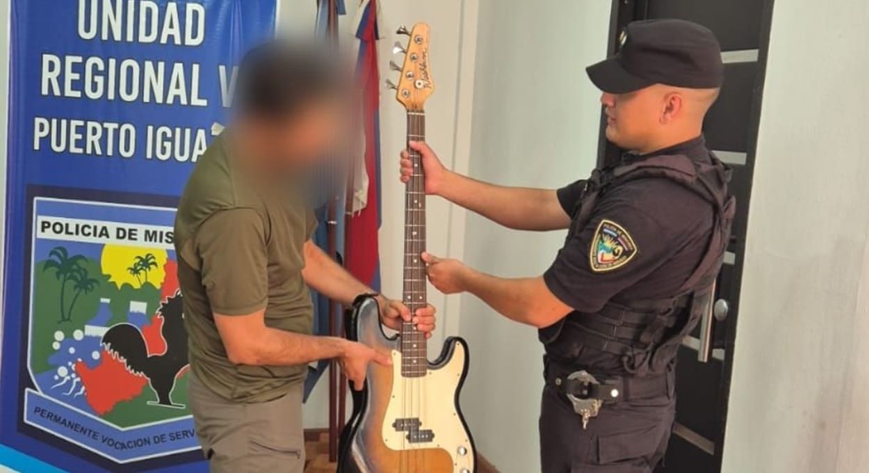 Final feliz: músico recupera baixo furtado em Puerto Iguazú