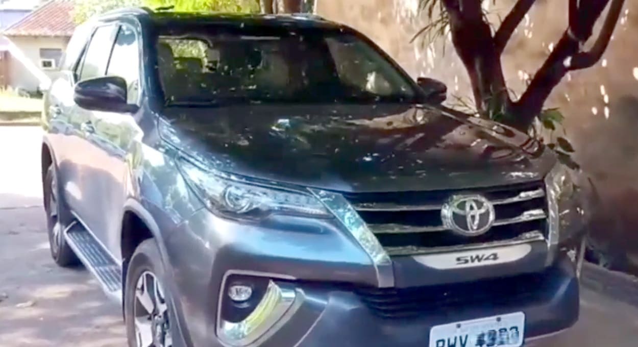 Caminhonete furtada em hotel de Foz do Iguaçu é recuperada no Paraguai