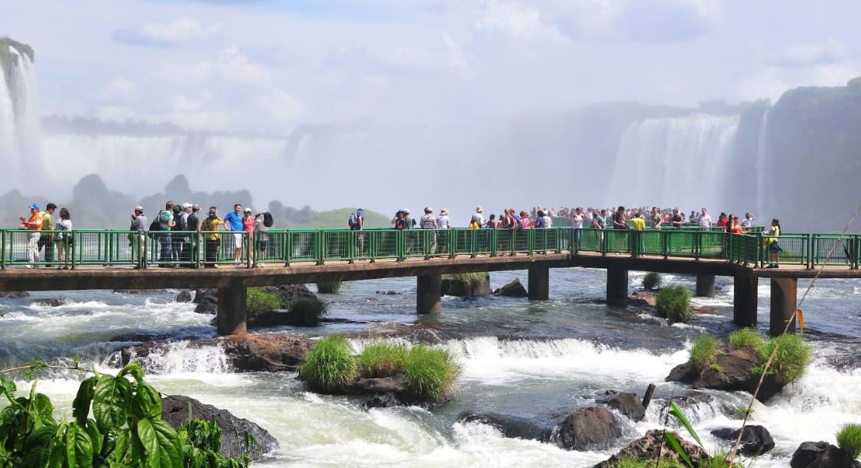 Um necessário debate sobre a atividade turística em Foz do Iguaçu