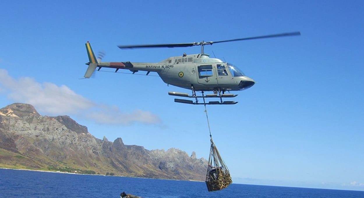 Brasil doará helicópteros e viaturas militares ao Paraguai