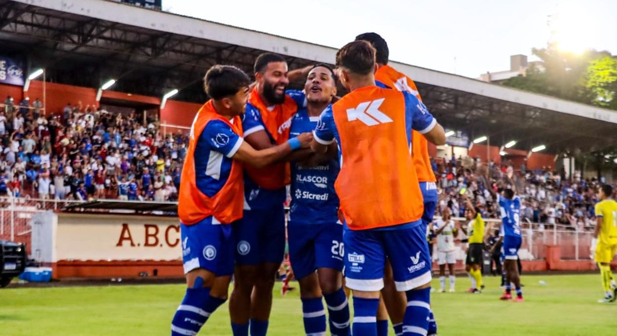 Foz do Iguaçu FC vence o Cianorte e passa de fase no Paranaense 2026
