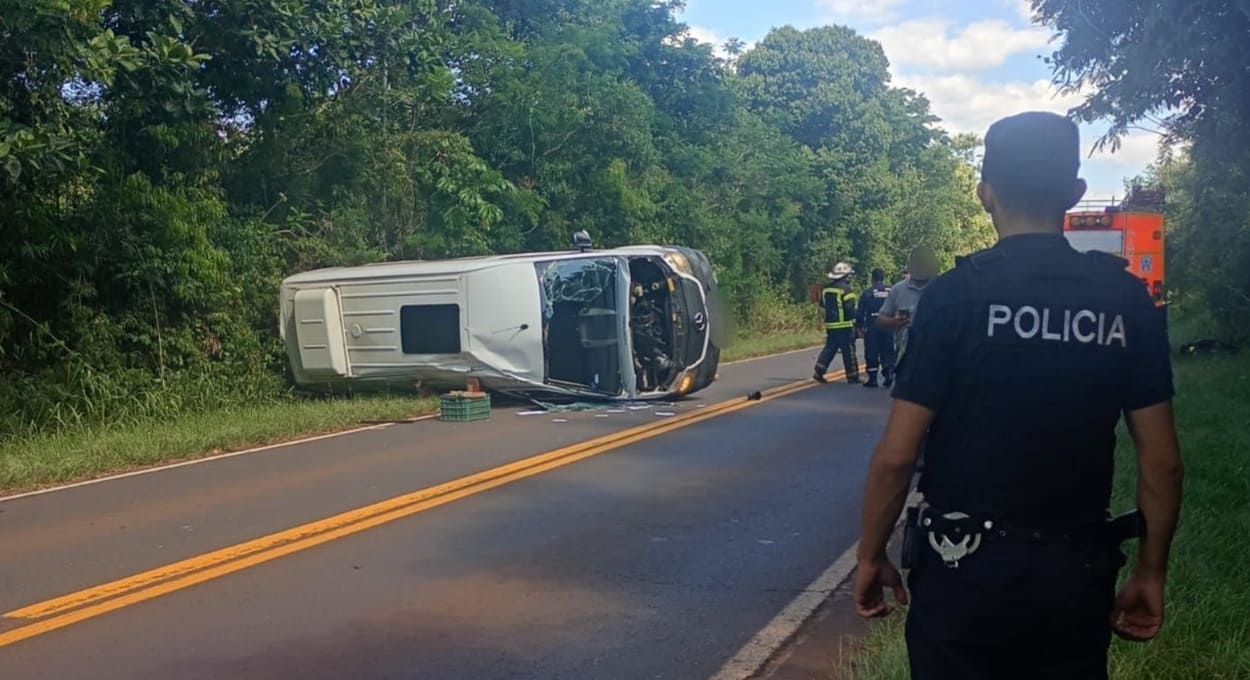 Acidente com van de turismo brasileira deixa feridos na Argentina
