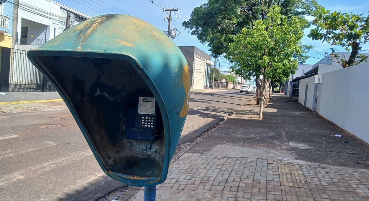 Orelhões darão adeus às calçadas de Foz do Iguaçu — veja fotos dos últimos