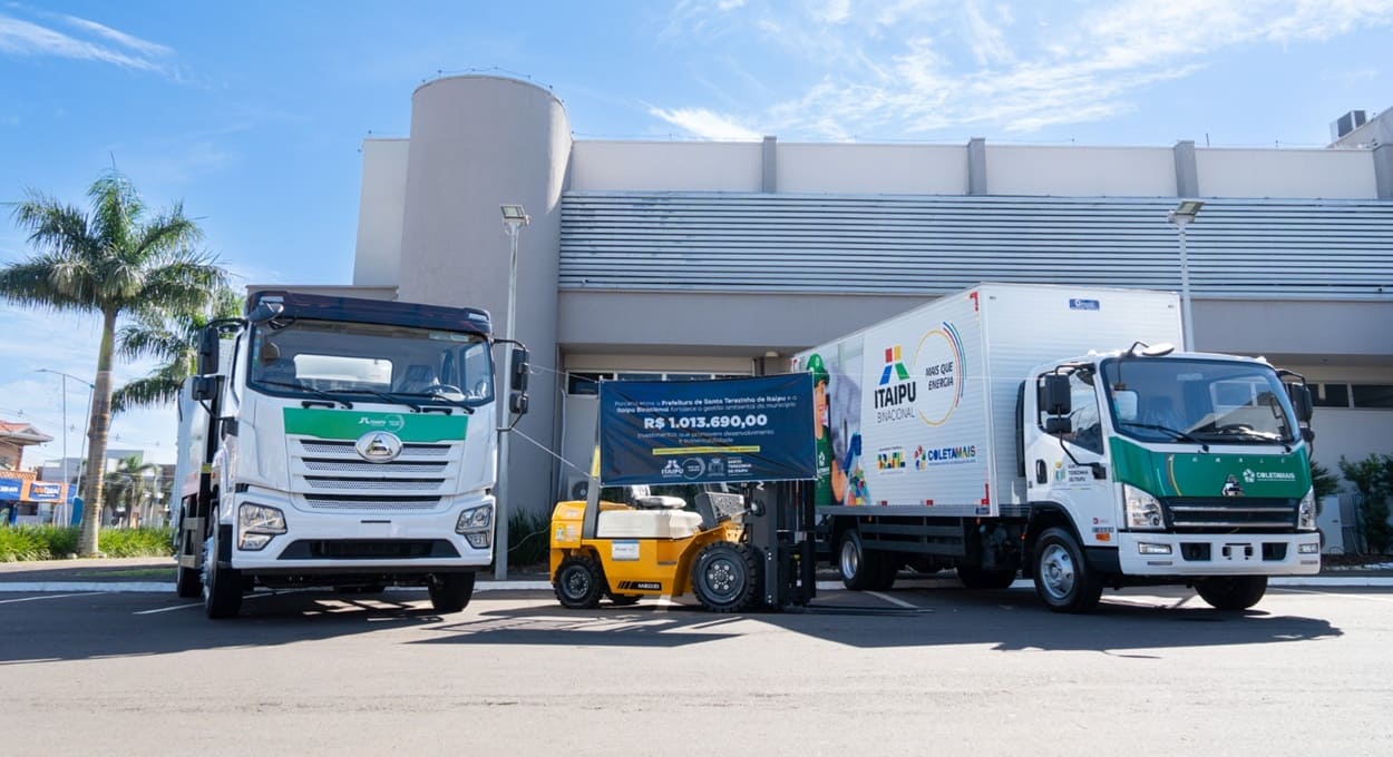 Itaipu entrega equipamentos para catadores no Oeste do Paraná