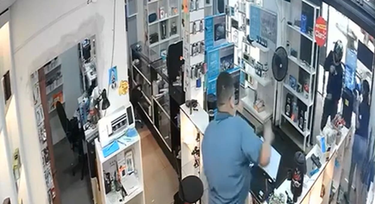 Tentativa de assalto a loja de celular deixa dois mortos no Paraguai