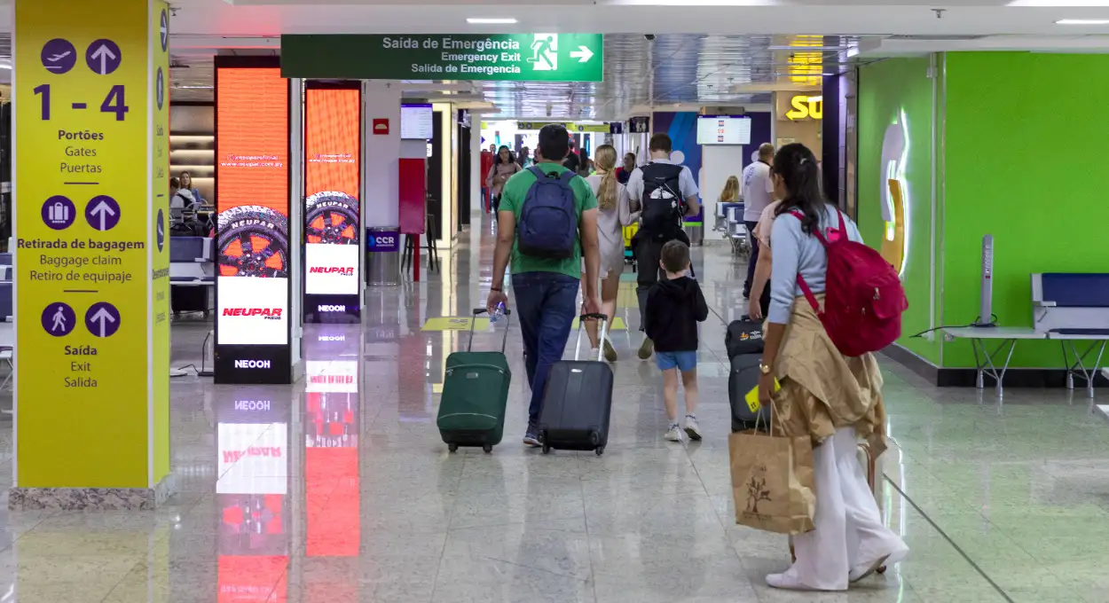 Aeroporto de Foz do Iguaçu lota aviões e cresce 12%, mas ainda não supera pré-pandemia