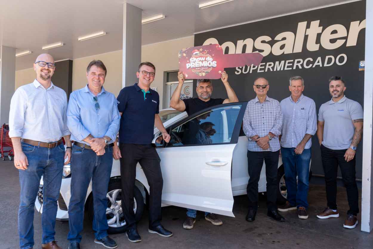 ACIFI + Sicoob premia morador de Foz com carro zero por compras no  comércio