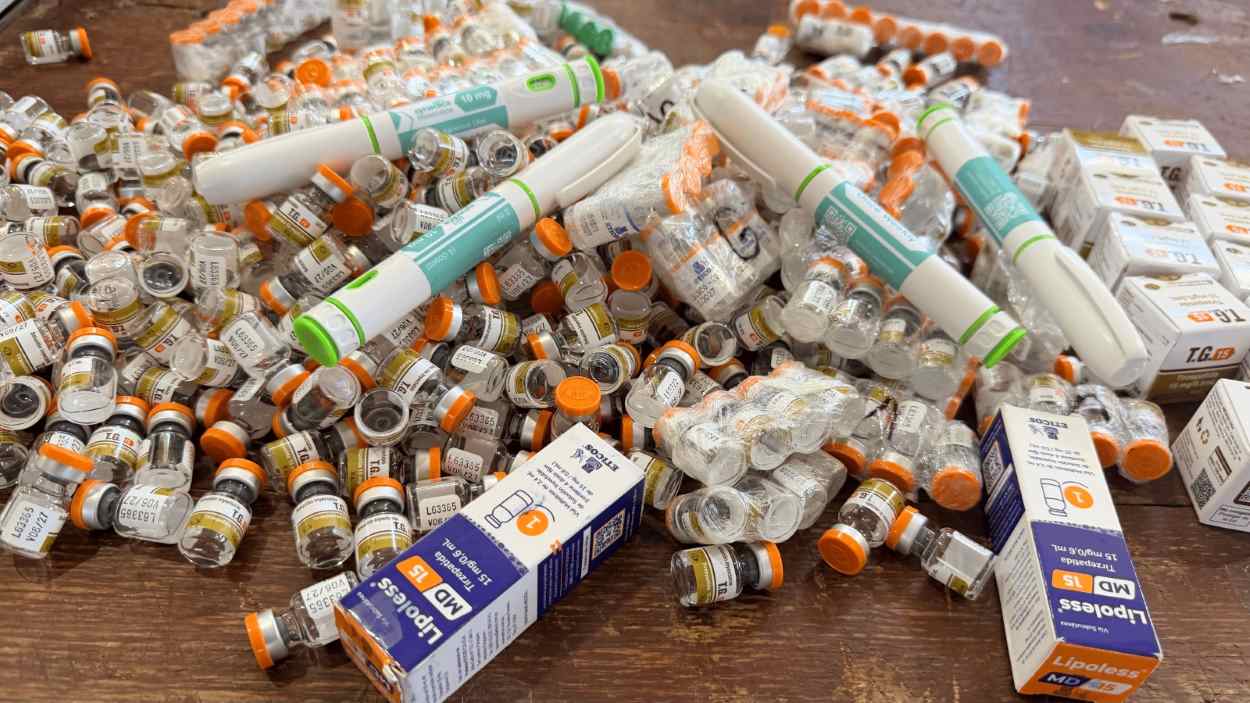 Ônibus escondia mais de R$ 1 milhão em mercadorias do Paraguai