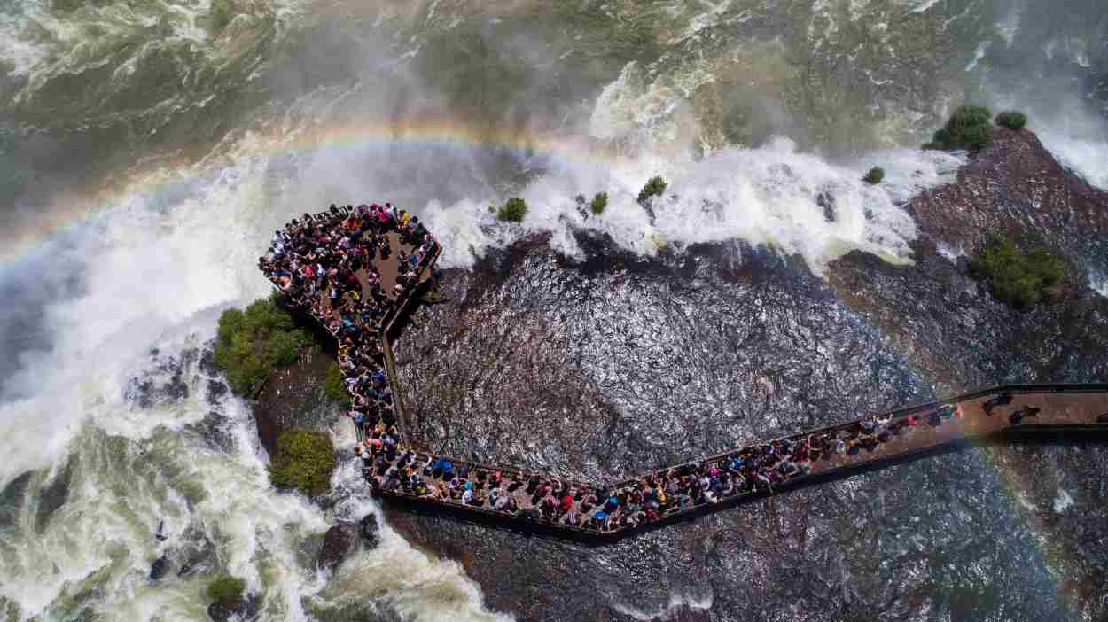 Assembleia impulsiona turismo com leis para destinos, eventos e rotas