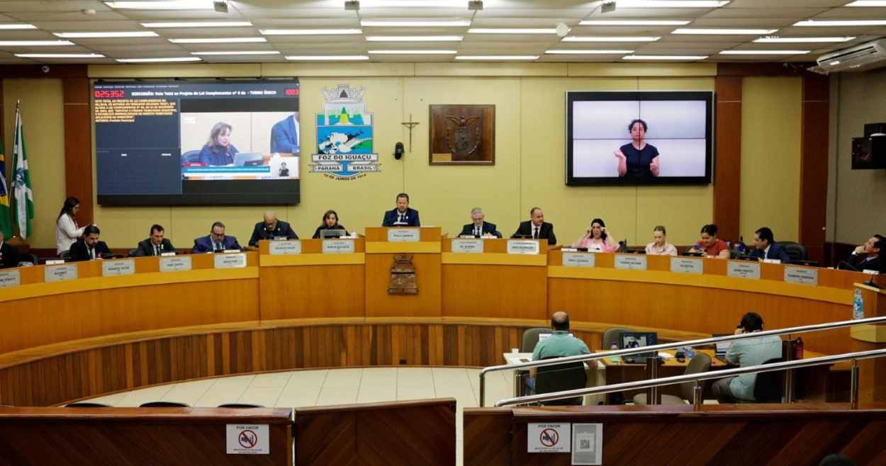Câmara de Vereadores de Foz custa mais de R$ 150 mil por dia