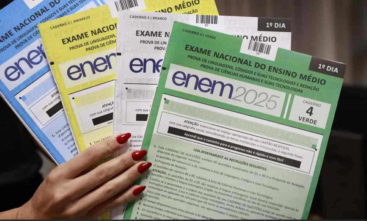 Governo envia mensagens do ENEM e do Sisu para orientar estudantes