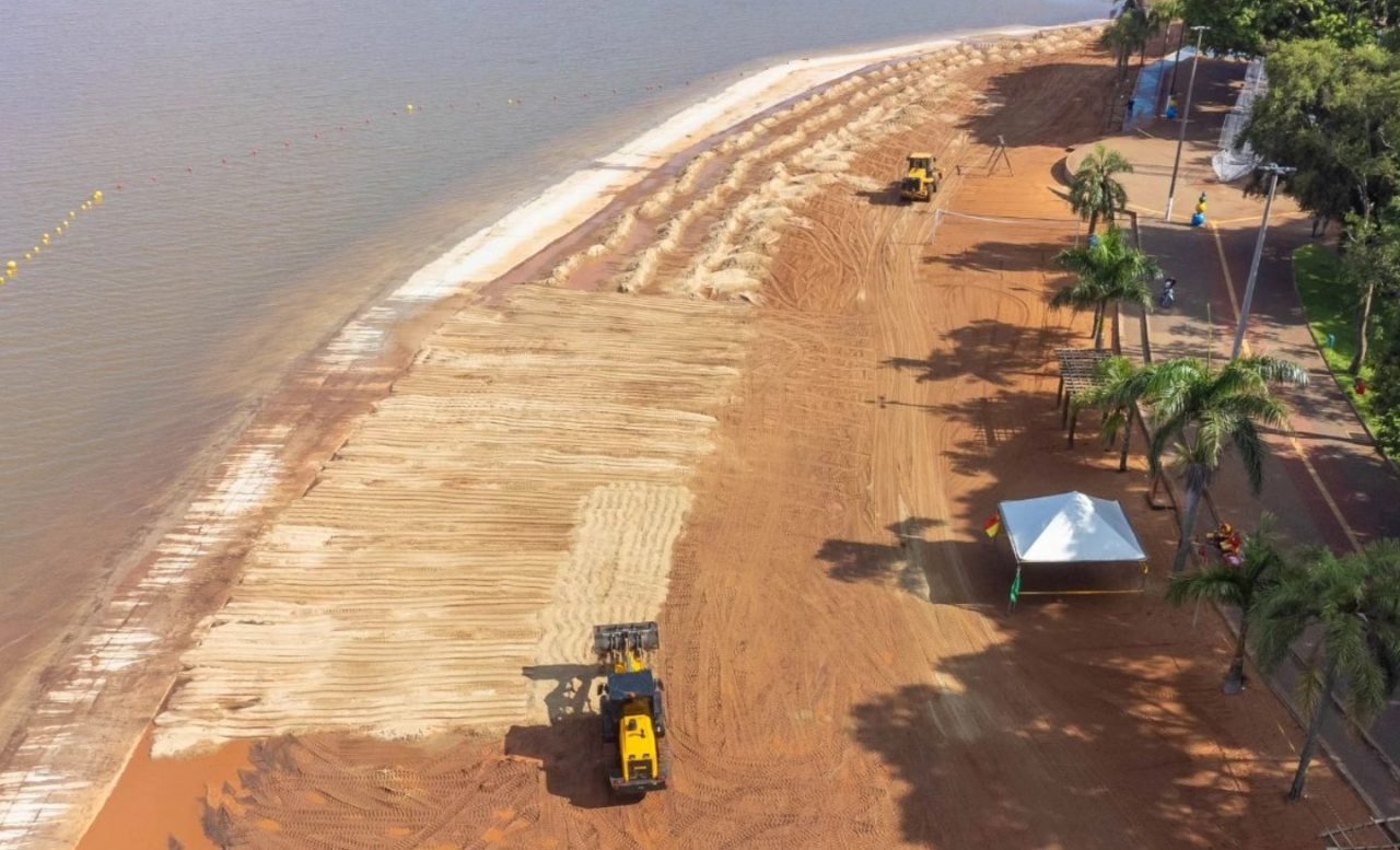Areia nova e verão em alta impulsionam temporada na Praia de Santa Terezinha