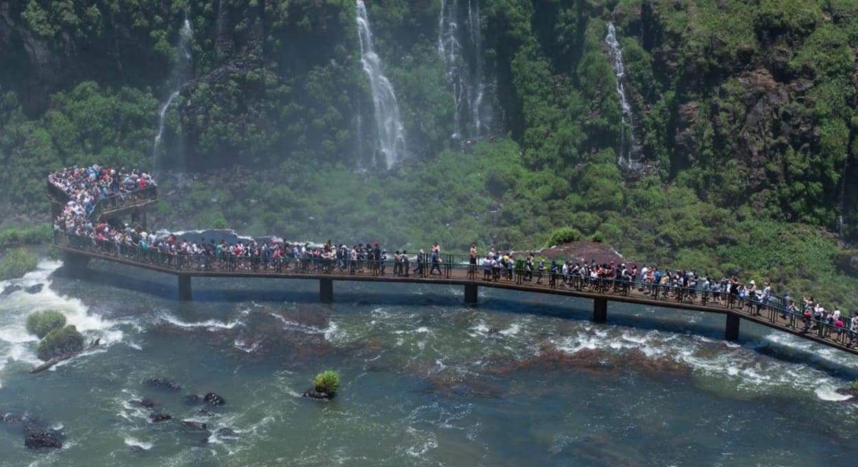 Turismo de Foz do Iguaçu terá funcionamento especial no carnaval
