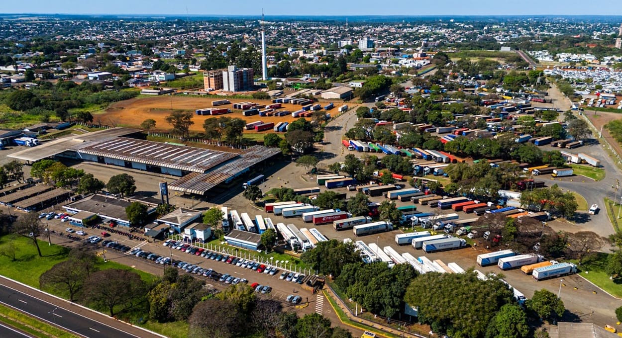 De cada quatro caminhões na fronteira, três circulam entre Brasil e Paraguai