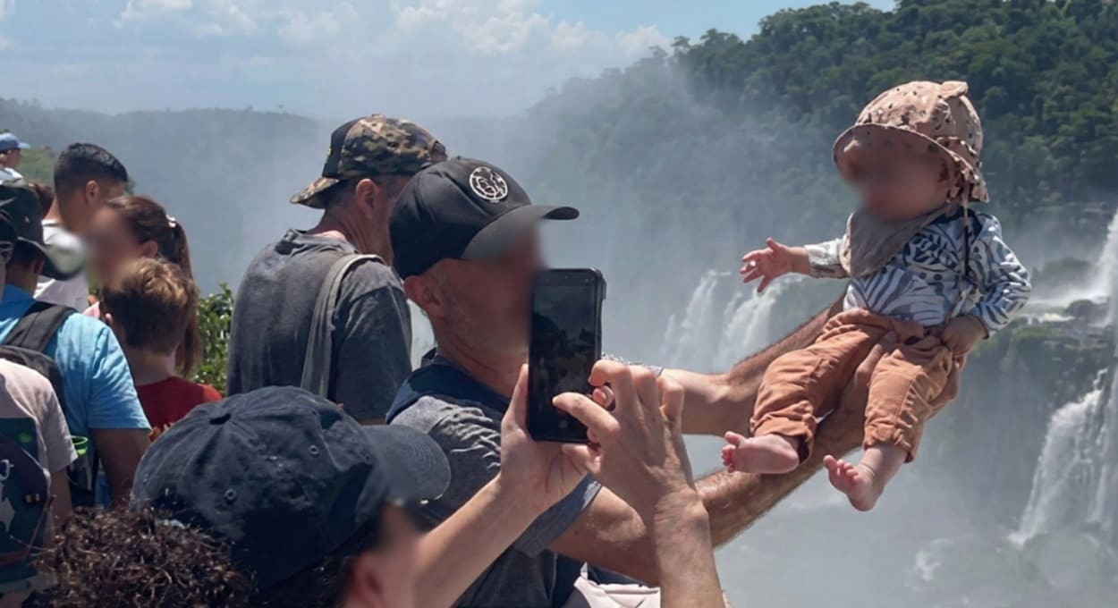 Foto com bebê nas Cataratas gera debate nas redes sociais