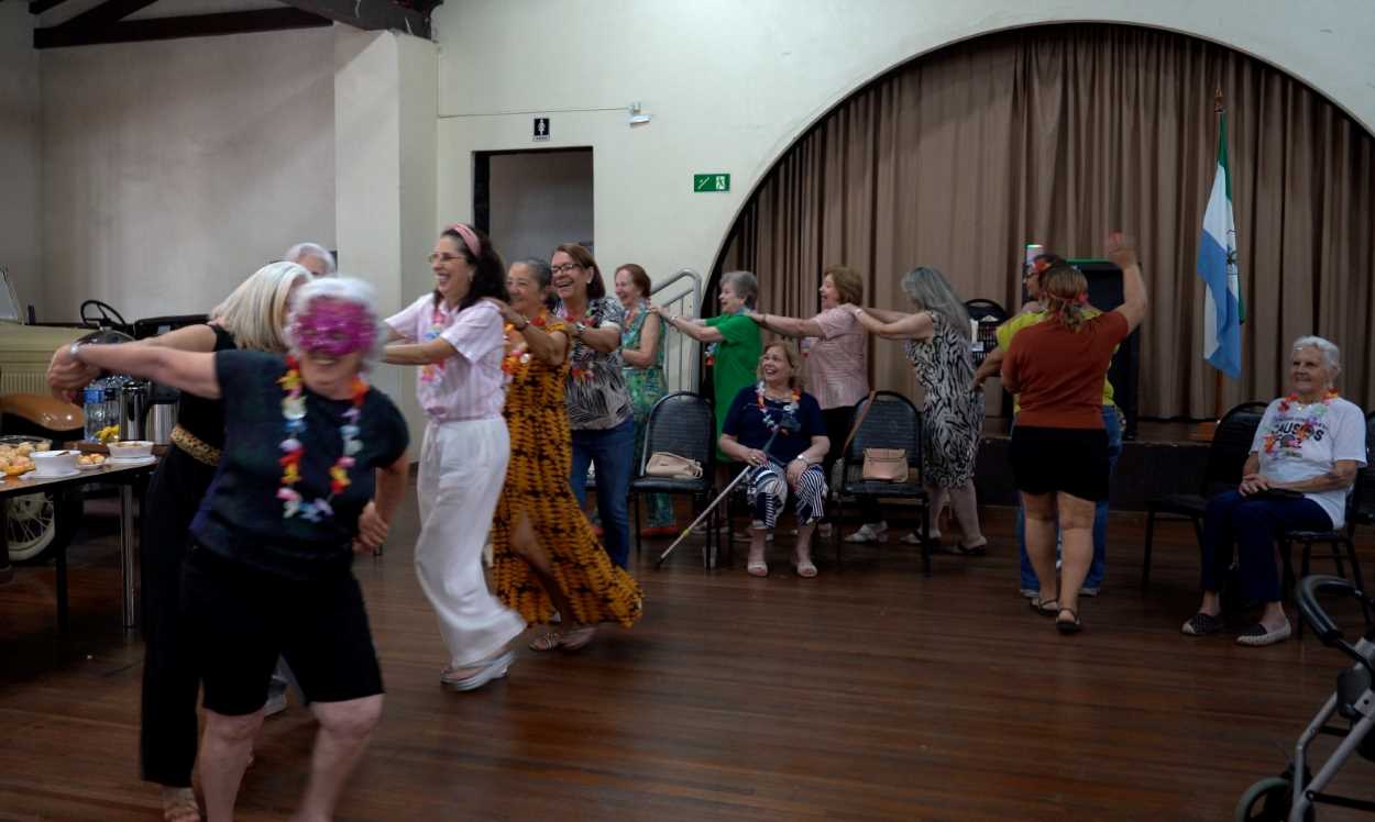 Reviva os carnavais de antigamente em Foz: confetes, marchinhas e saudades