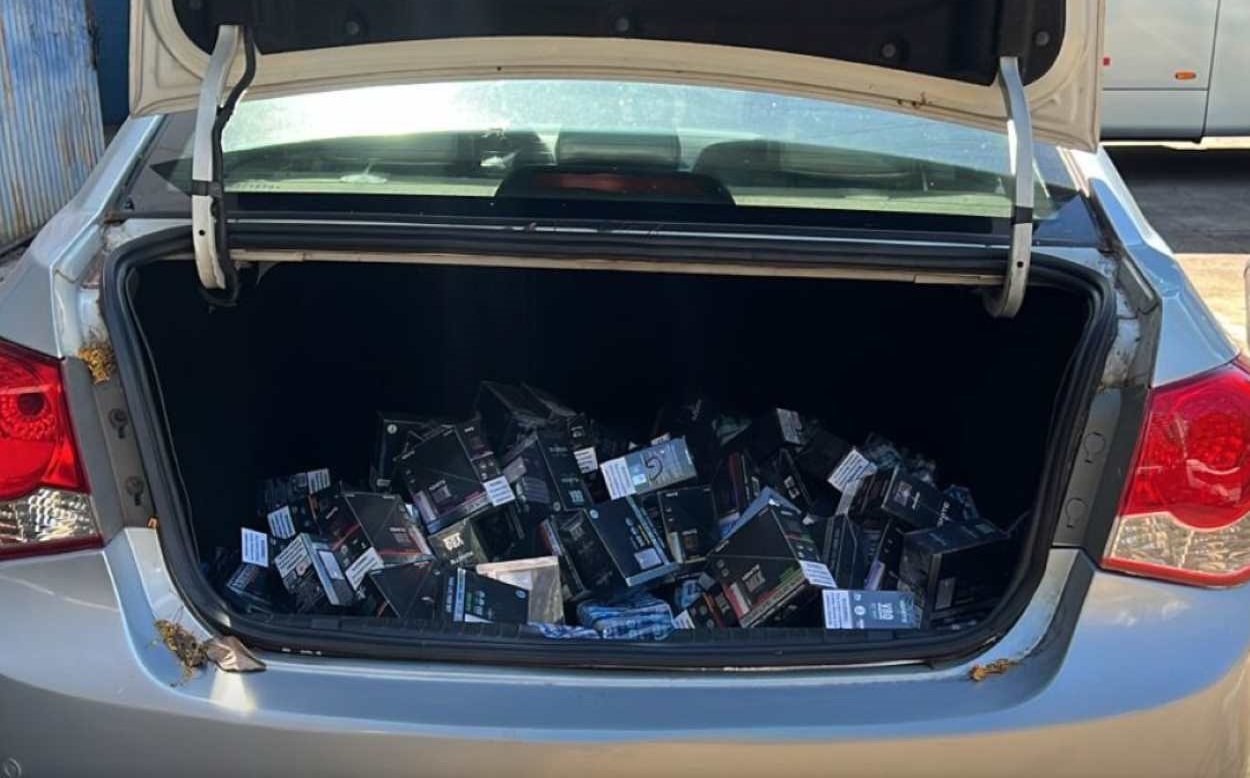 Motorista circulava com carregamento de cigarro eletrônico em um bairro de Foz