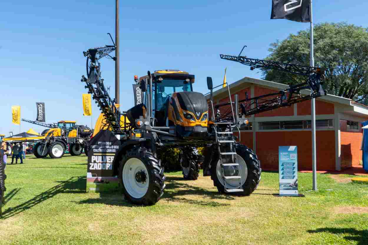 Paraná leva programas, convênios e inovação ao Show Rural
