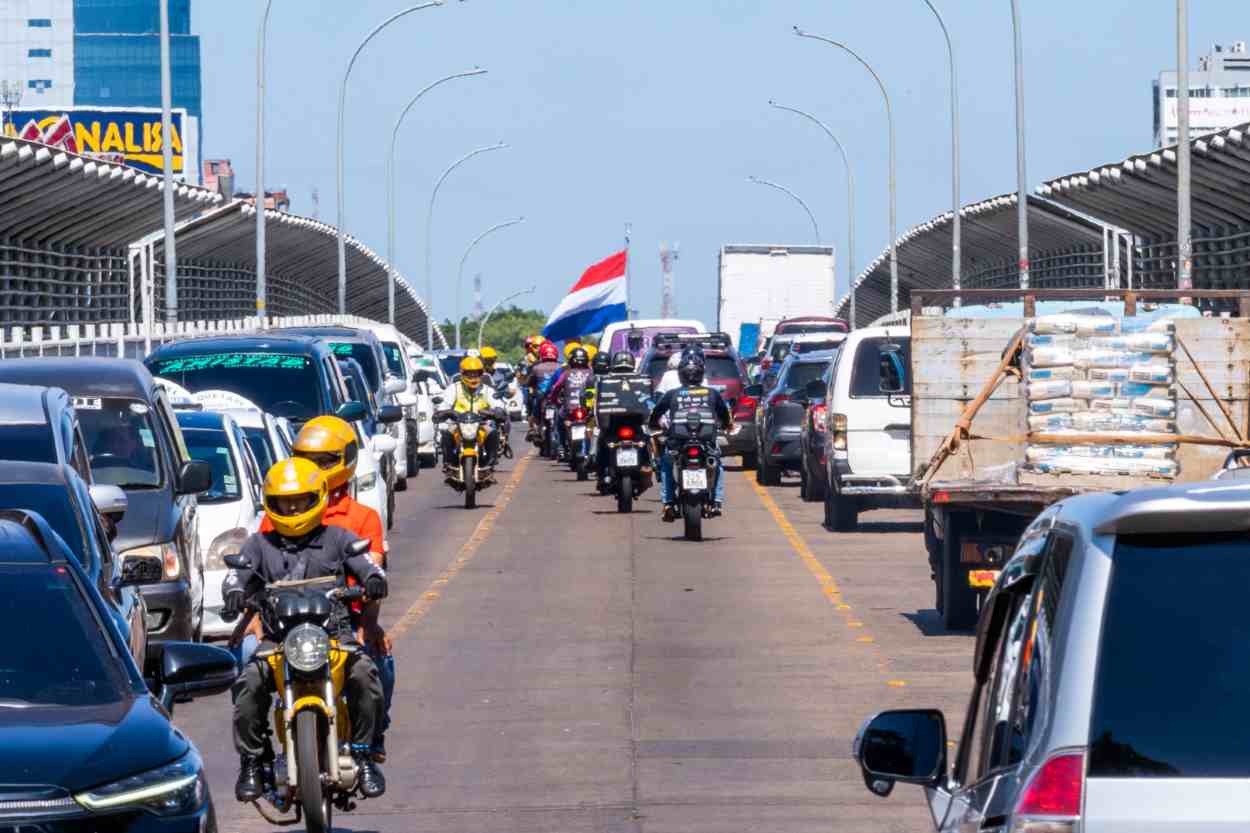 Paraguai expulsa mulher acusada de enviar medicamento ilegal e contrabando ao Brasil